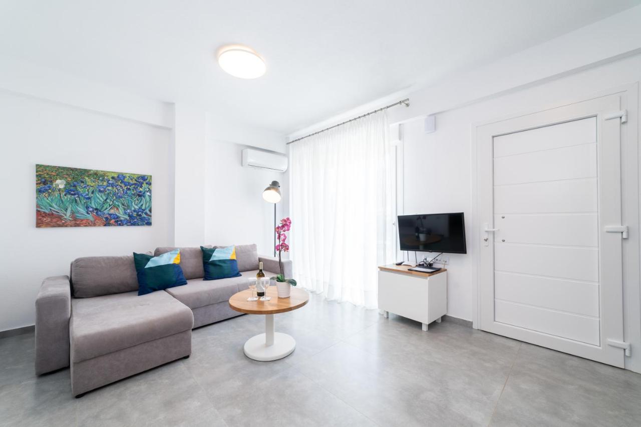 Dionysos Residential Complex Apartment Ofrinion Ngoại thất bức ảnh